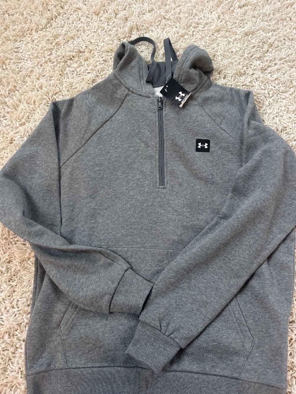 Men’s Under Armour Hooded Sweatshirt. Size Medium